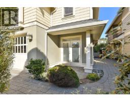 1059 Clare St, Victoria, BC V8S4B5 Photo 56