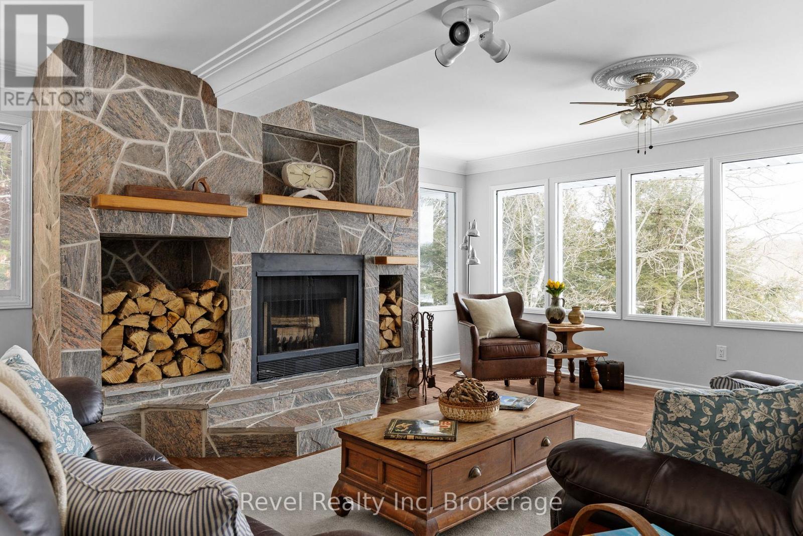75 SILVER POINT DRIVE - 1