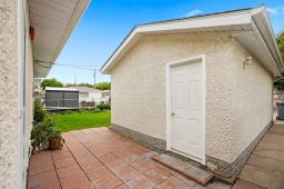 614 Greene Avenue, Winnipeg, MB R2K0M6 Photo 26