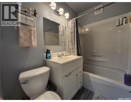 390 6th Avenue Nw, Swift Current, SK S9H0Y1 Photo 12
