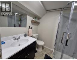 390 6th Avenue Nw, Swift Current, SK S9H0Y1 Photo 17