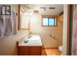 9109 Mackie Drive, Coldstream, BC V1B1H1 Photo 38