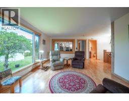 Kitchen - 9109 Mackie Drive, Coldstream, BC V1B1H1 Photo 11