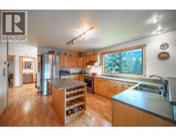 9109 Mackie Drive, Coldstream, BC V1B1H1 Photo 13