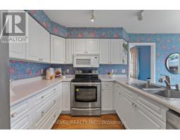 Family room - 51 Napoleon Drive N, London East, ON N5V4A9 Photo 12
