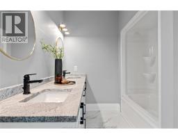 3161 Mcrobbie, Windsor, ON N8R0A2 Photo 32