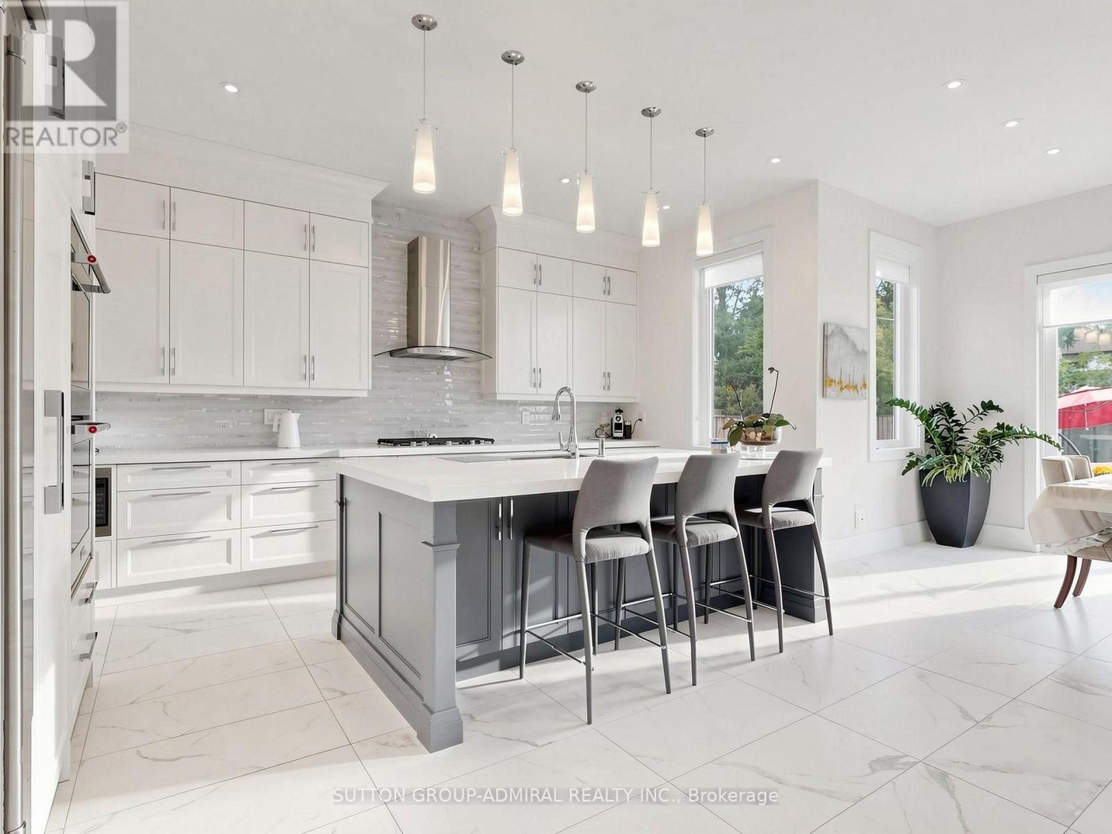 18 DUNSMORE GARDENS - 12