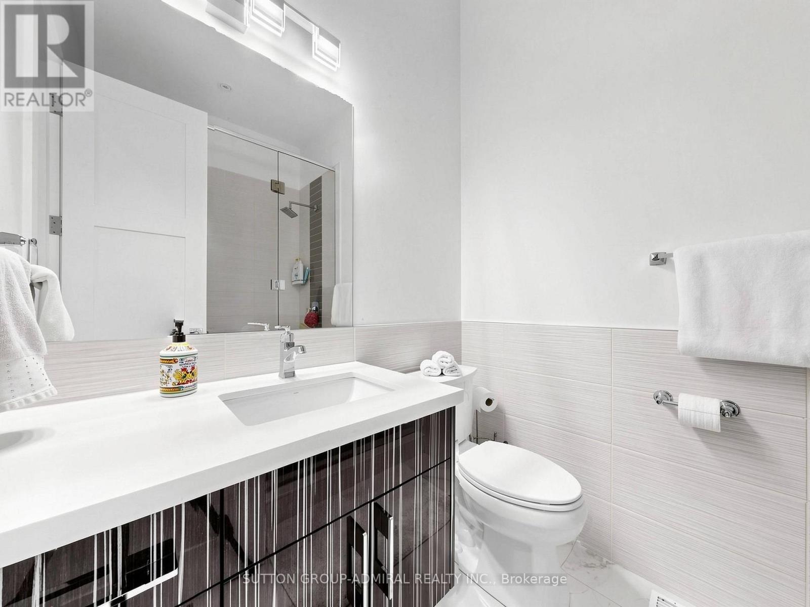 18 DUNSMORE GARDENS - 20