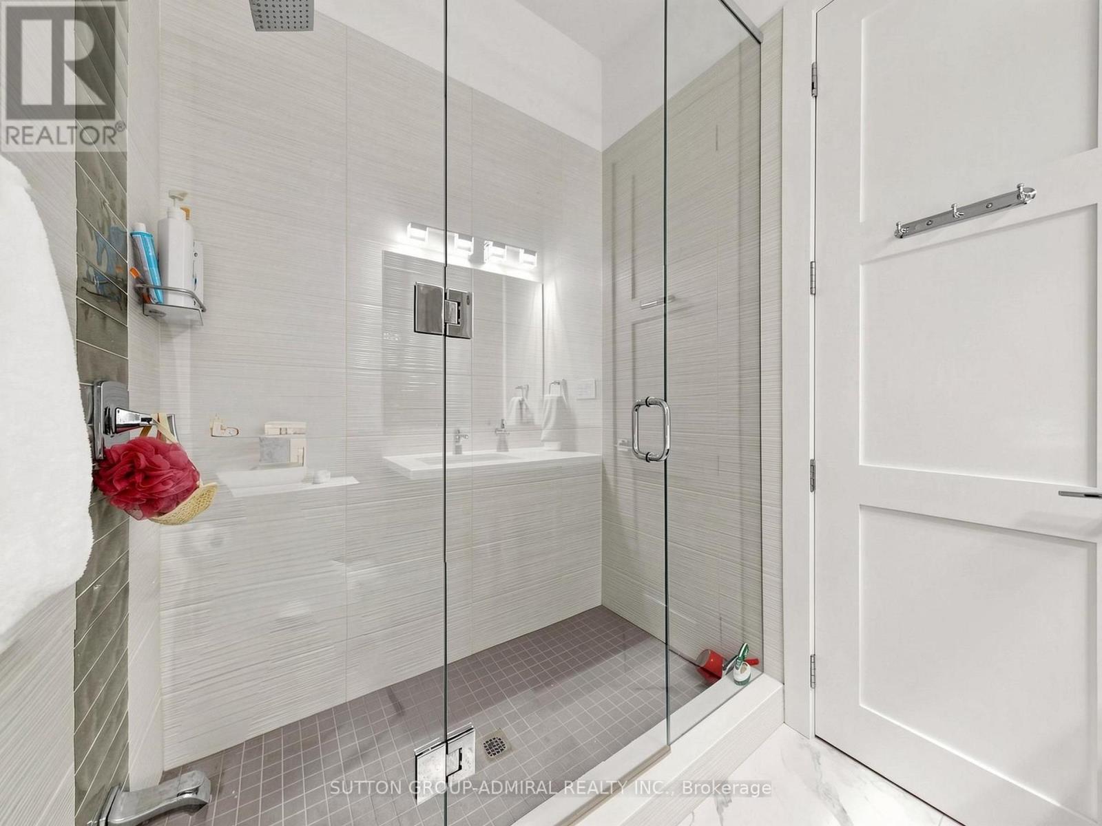 18 DUNSMORE GARDENS - 21