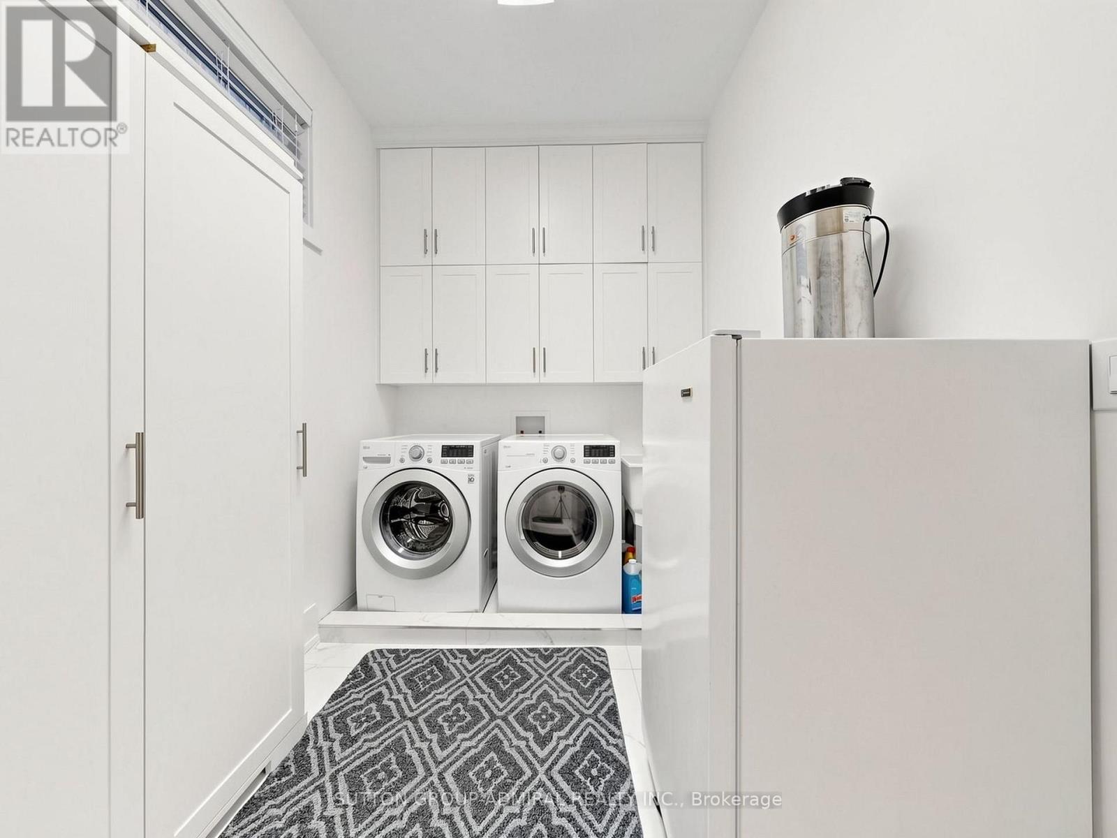 18 DUNSMORE GARDENS - 26