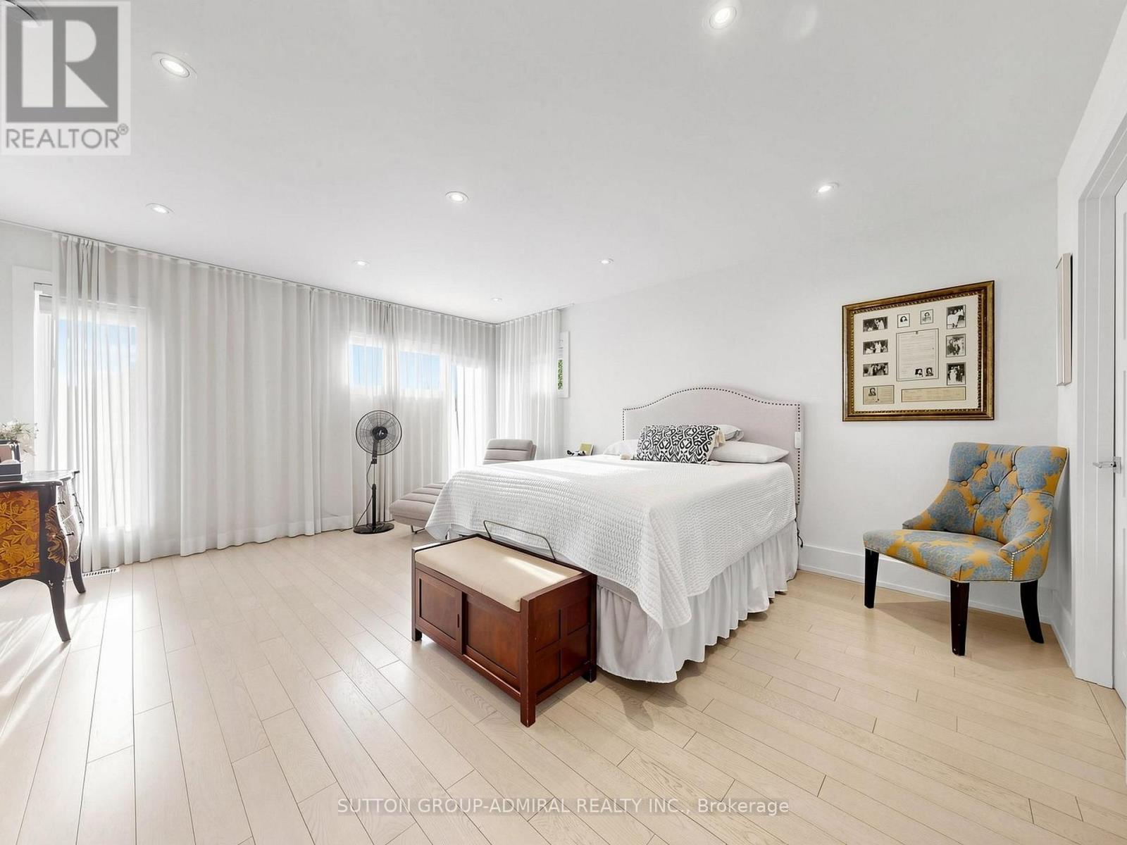 18 DUNSMORE GARDENS - 29