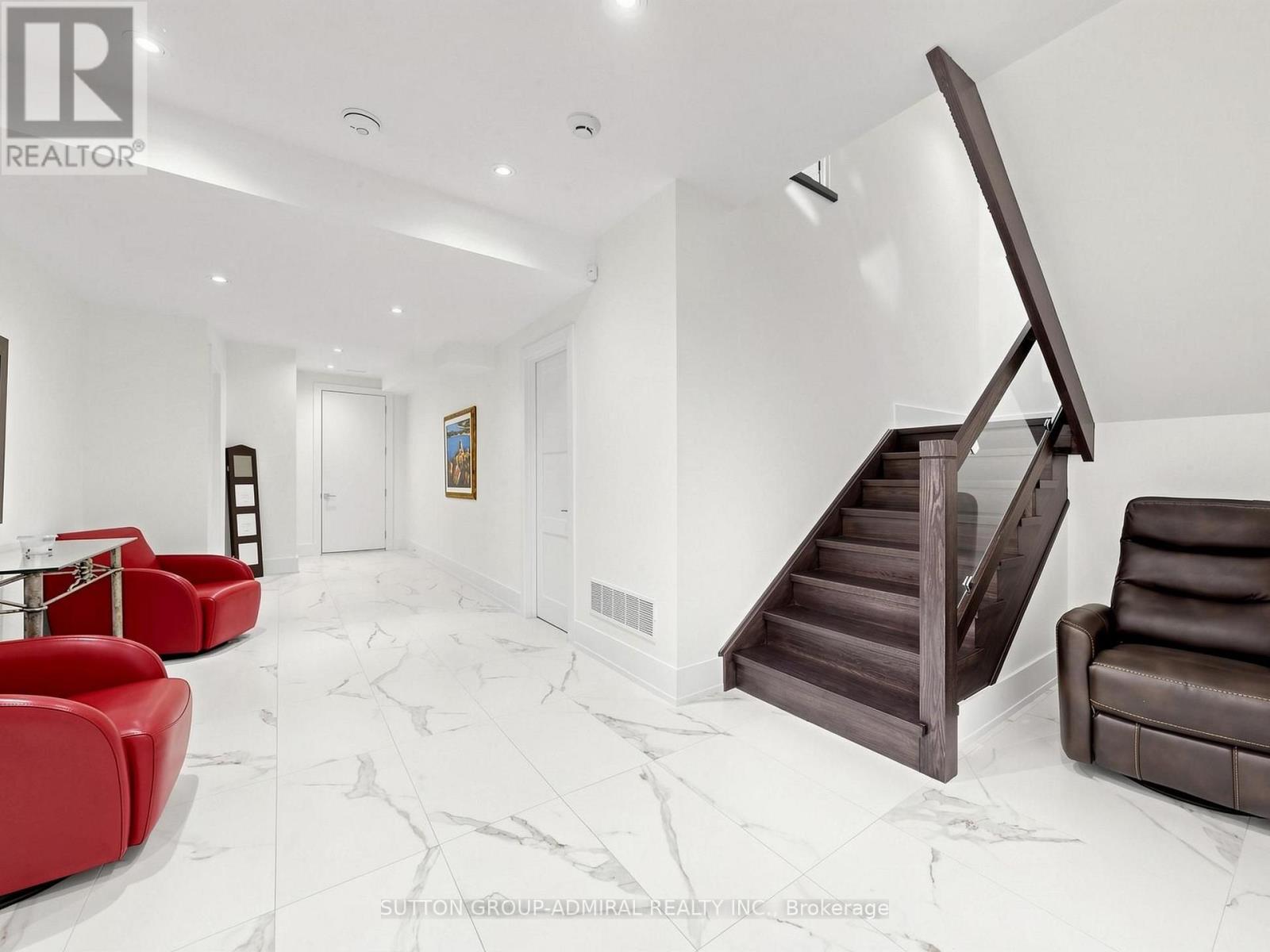18 DUNSMORE GARDENS - 34