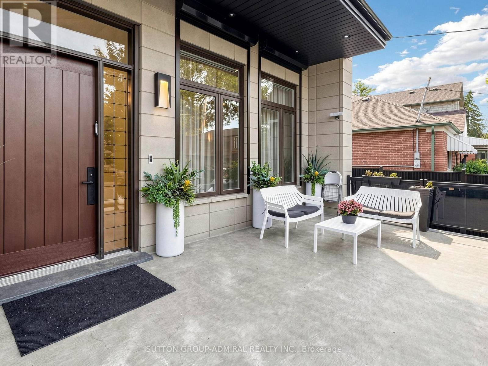 18 DUNSMORE GARDENS - 4