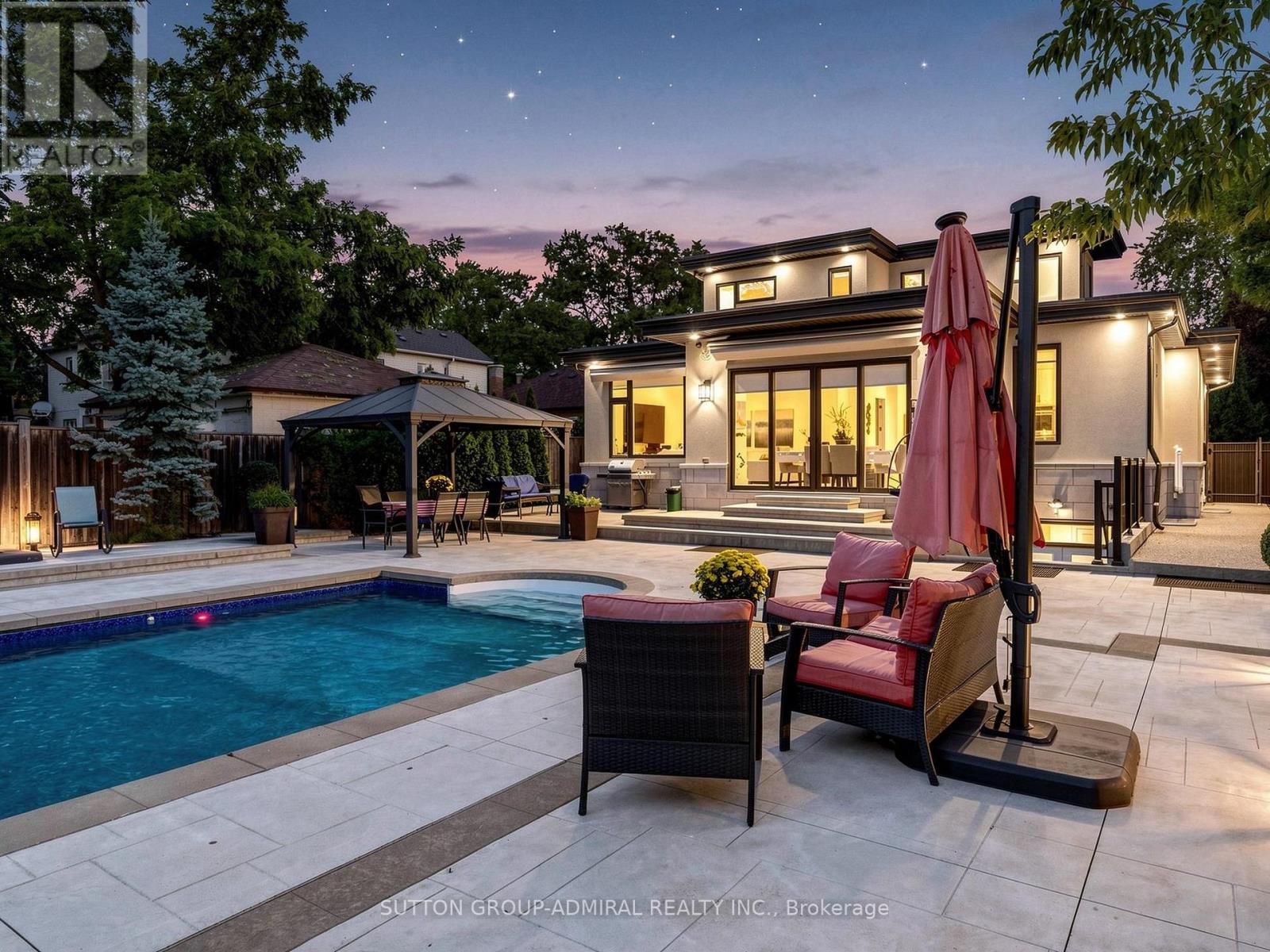 18 DUNSMORE GARDENS - 49