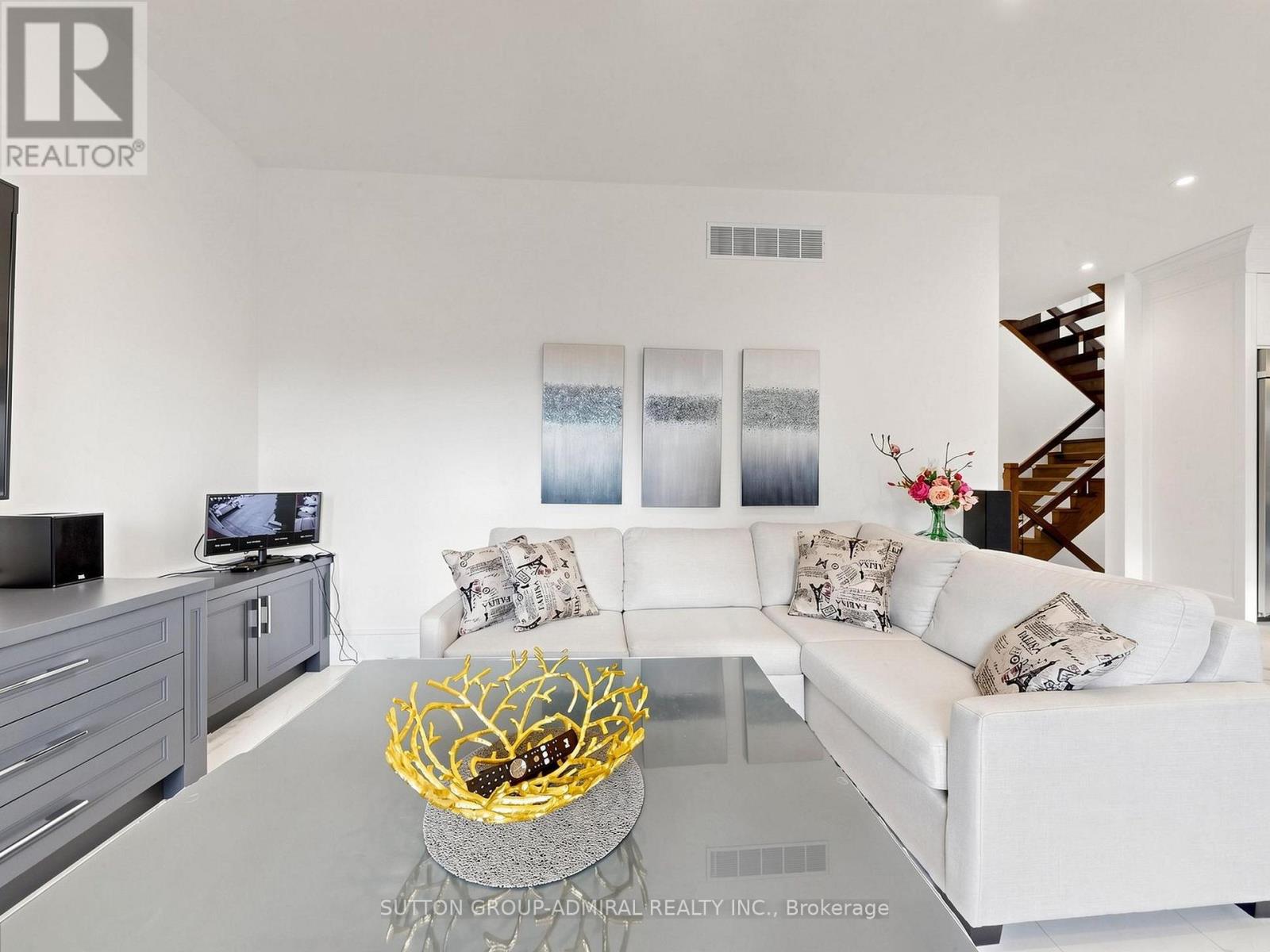 18 DUNSMORE GARDENS - Image 8