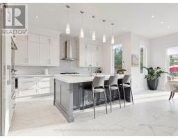 18 Dunsmore Gardens, Toronto, ON M3H3M2 Photo 12