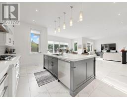 18 Dunsmore Gardens, Toronto, ON M3H3M2 Photo 14