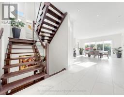 18 Dunsmore Gardens, Toronto, ON M3H3M2 Photo 28