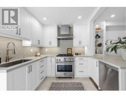 153 Lambertlodge Avenue, Toronto, ON M6G3X4 Photo 8