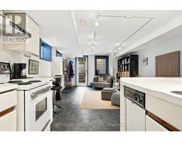 33a Henry Street, Toronto, ON M5T1W9 Photo 38