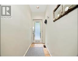 Laundry room - 33a Henry Street, Toronto, ON M5T1W9 Photo 6