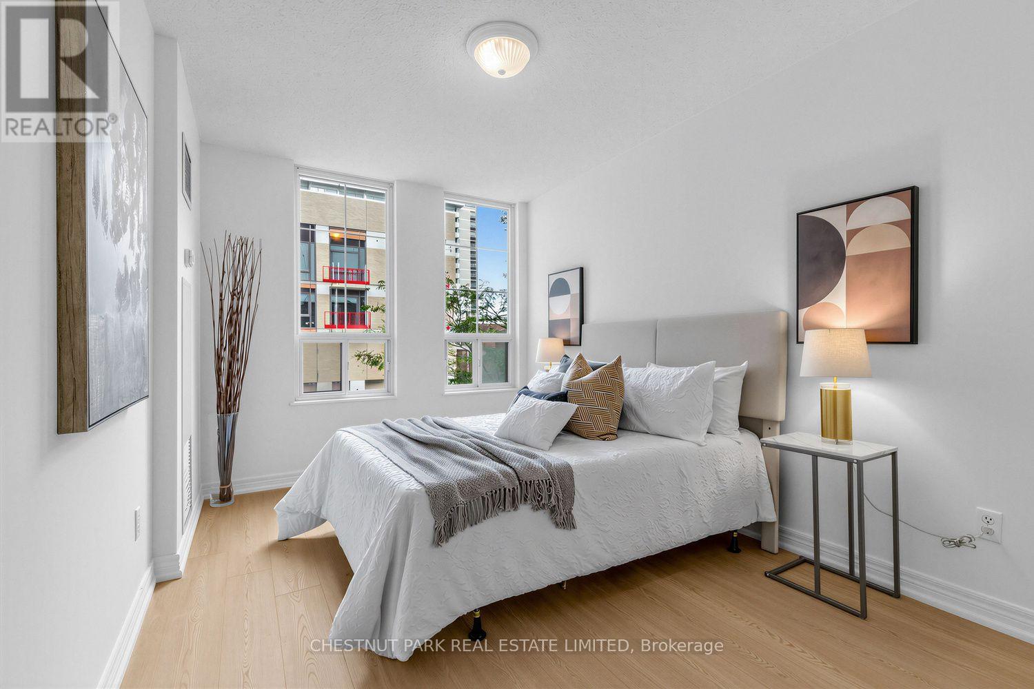 #505 35 MERTON STREET - 21