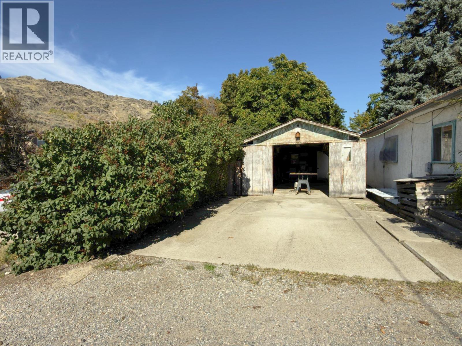 875 Tilton Avenue, Oliver