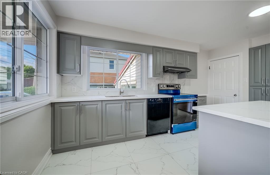 176 SAMUELSON Street - 9