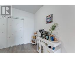 1120 - 10 Honeycrisp Crescent, Vaughan, ON L4K0M7 Photo 14
