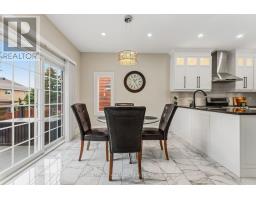 Kitchen - 39 Bannerman Drive, Bradford West Gwillimbury, ON L3Z3J7 Photo 11
