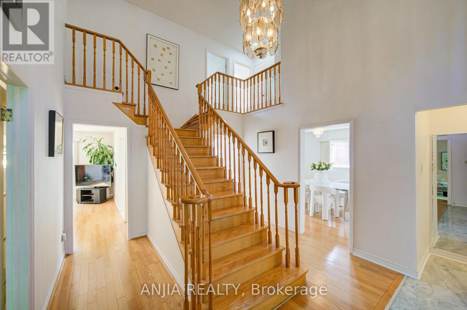 8 BROOKLYN CRESCENT, Markham photo 3