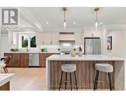 11 Brook Tree Crescent, Toronto, ON M9P1K8 Photo 12