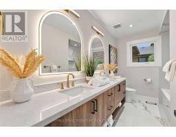 11 Brook Tree Crescent, Toronto, ON M9P1K8 Photo 18