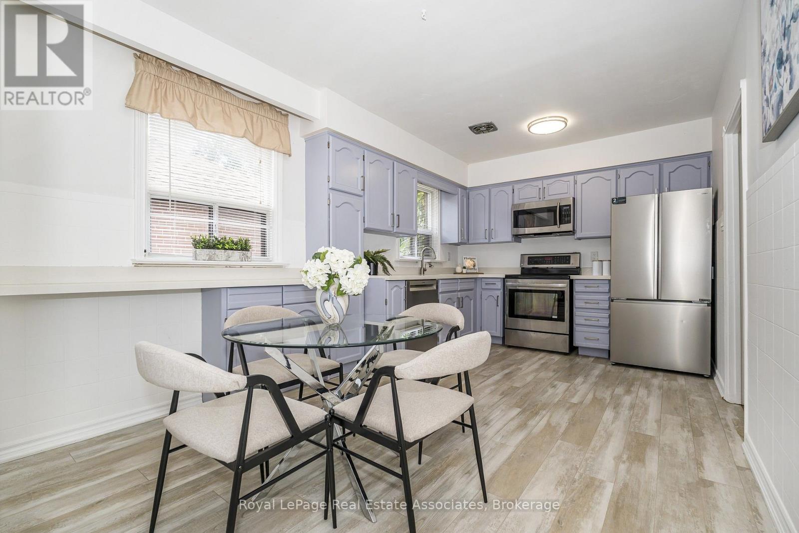 22 MAPLE AVENUE N - 13
