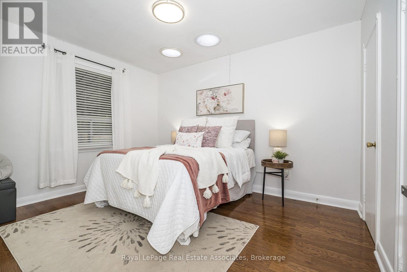 22 MAPLE AVENUE N - 19