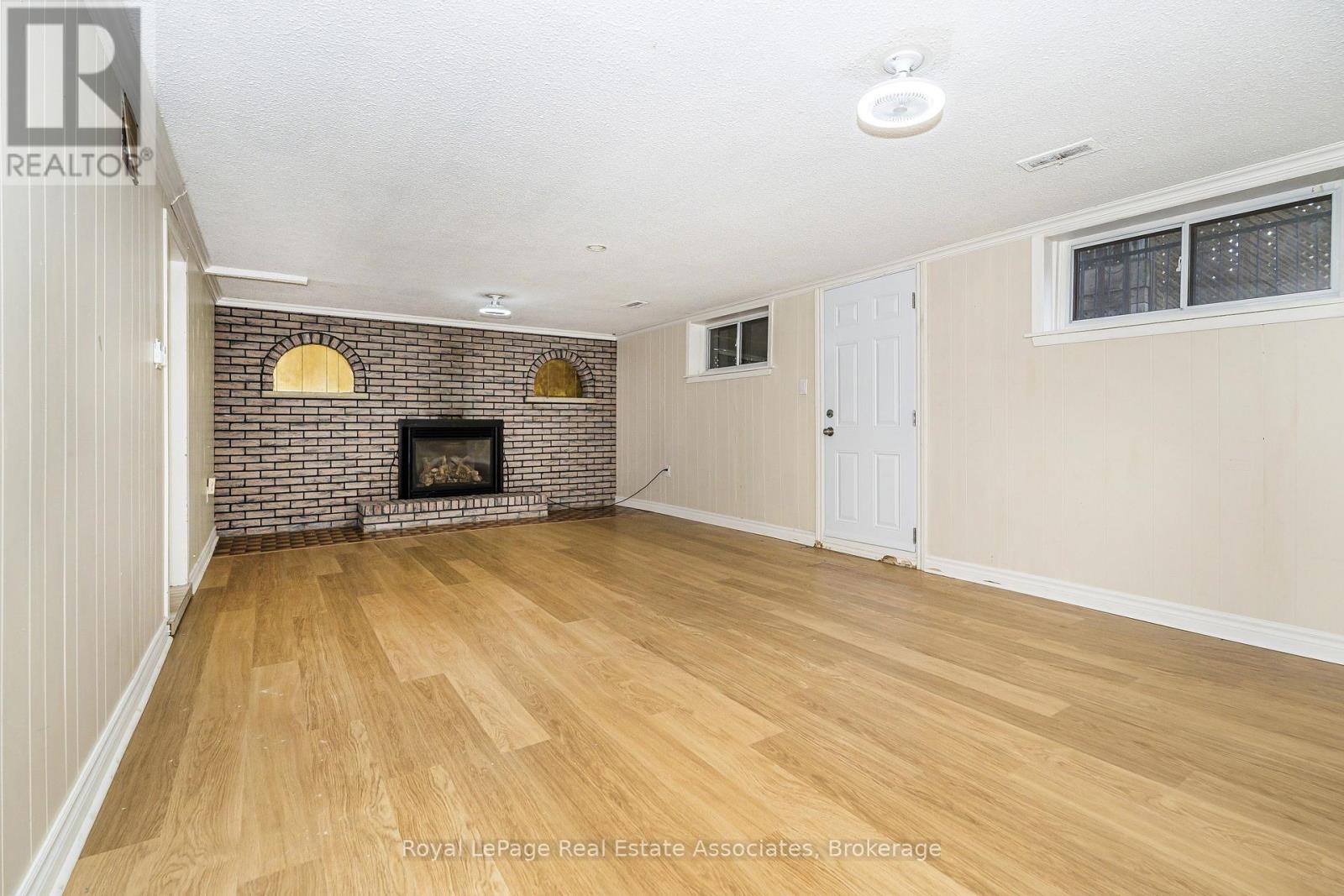 22 MAPLE AVENUE N - Image 25