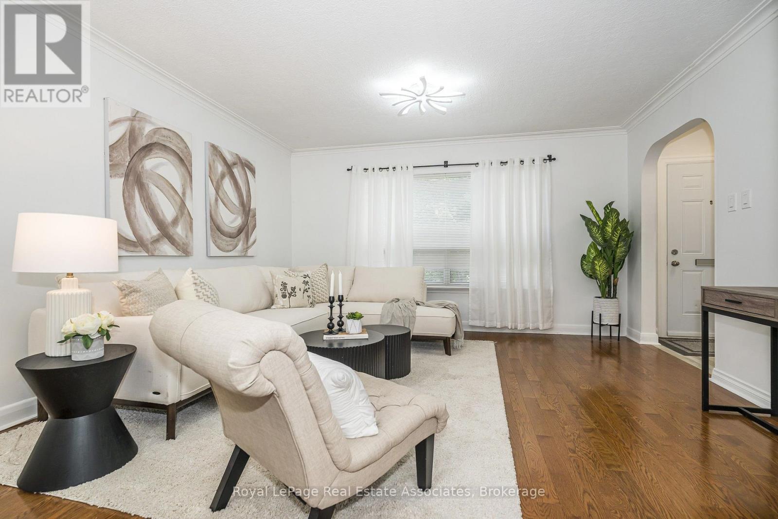 22 MAPLE AVENUE N - Image 7