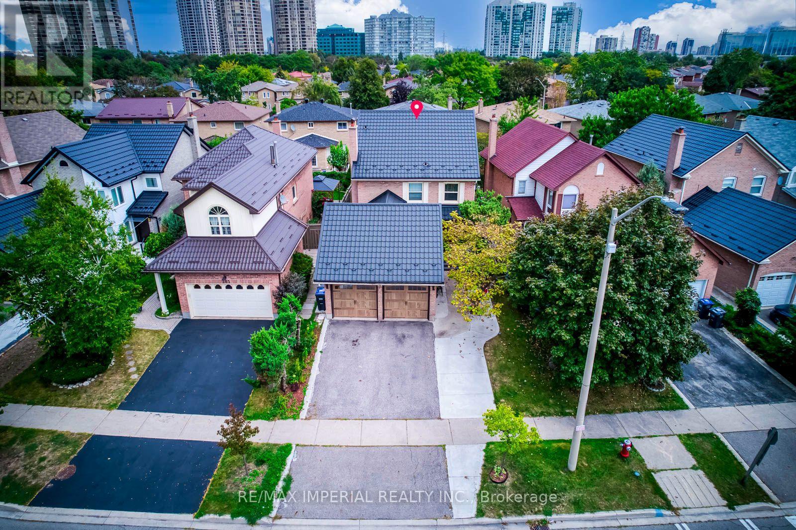 Photo of 301 KINGSBRIDGE GARDEN CIRCLE