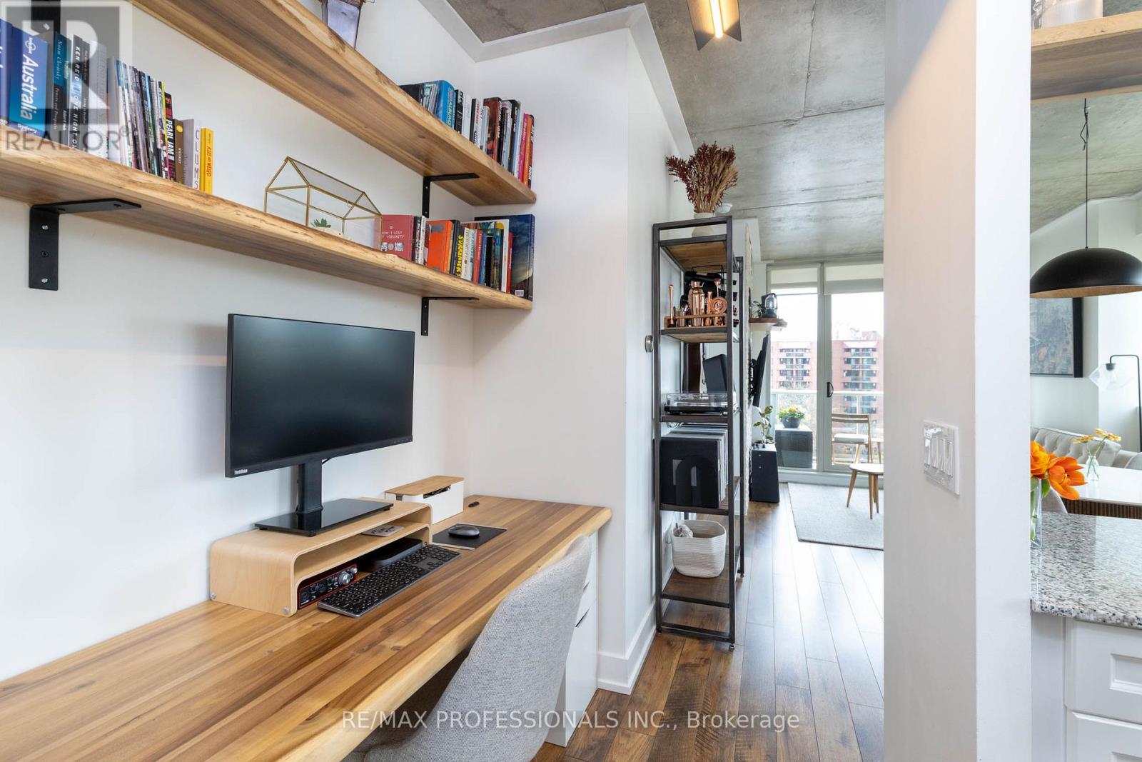 #410 1638 BLOOR STREET W - 15