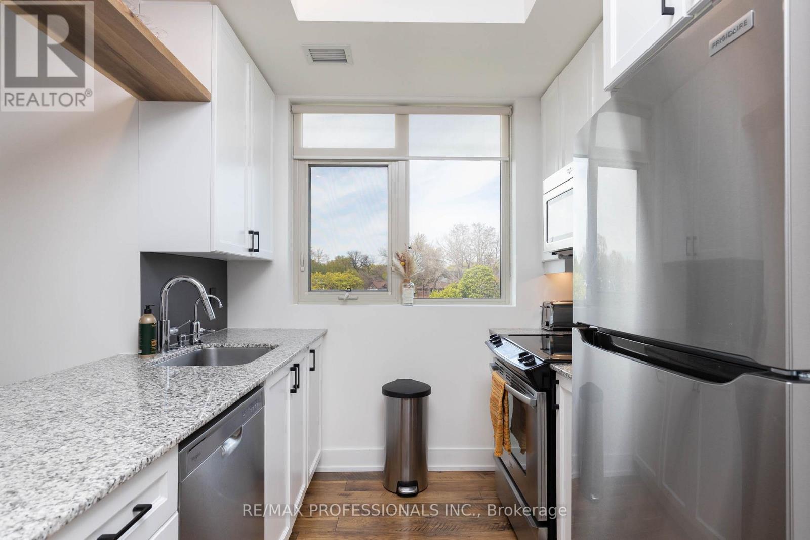 #410 1638 BLOOR STREET W - 22