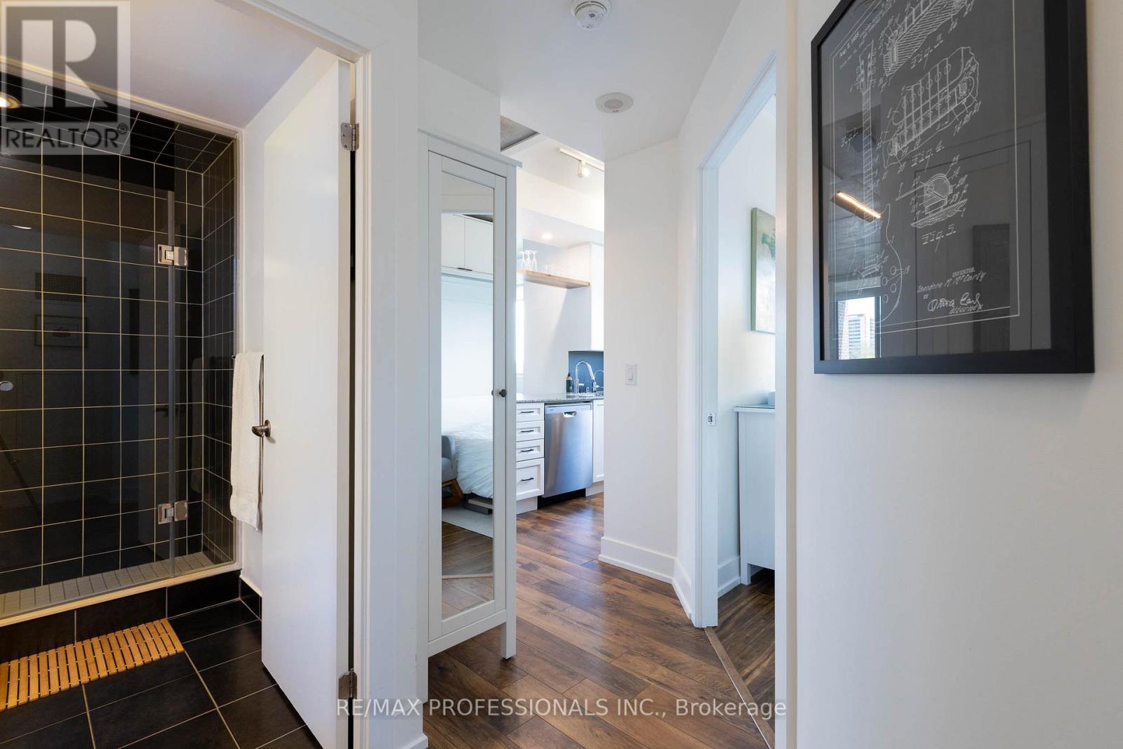 #410 1638 BLOOR STREET W - 24
