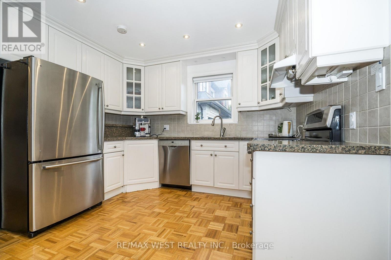 32 PINE AVENUE N - 10