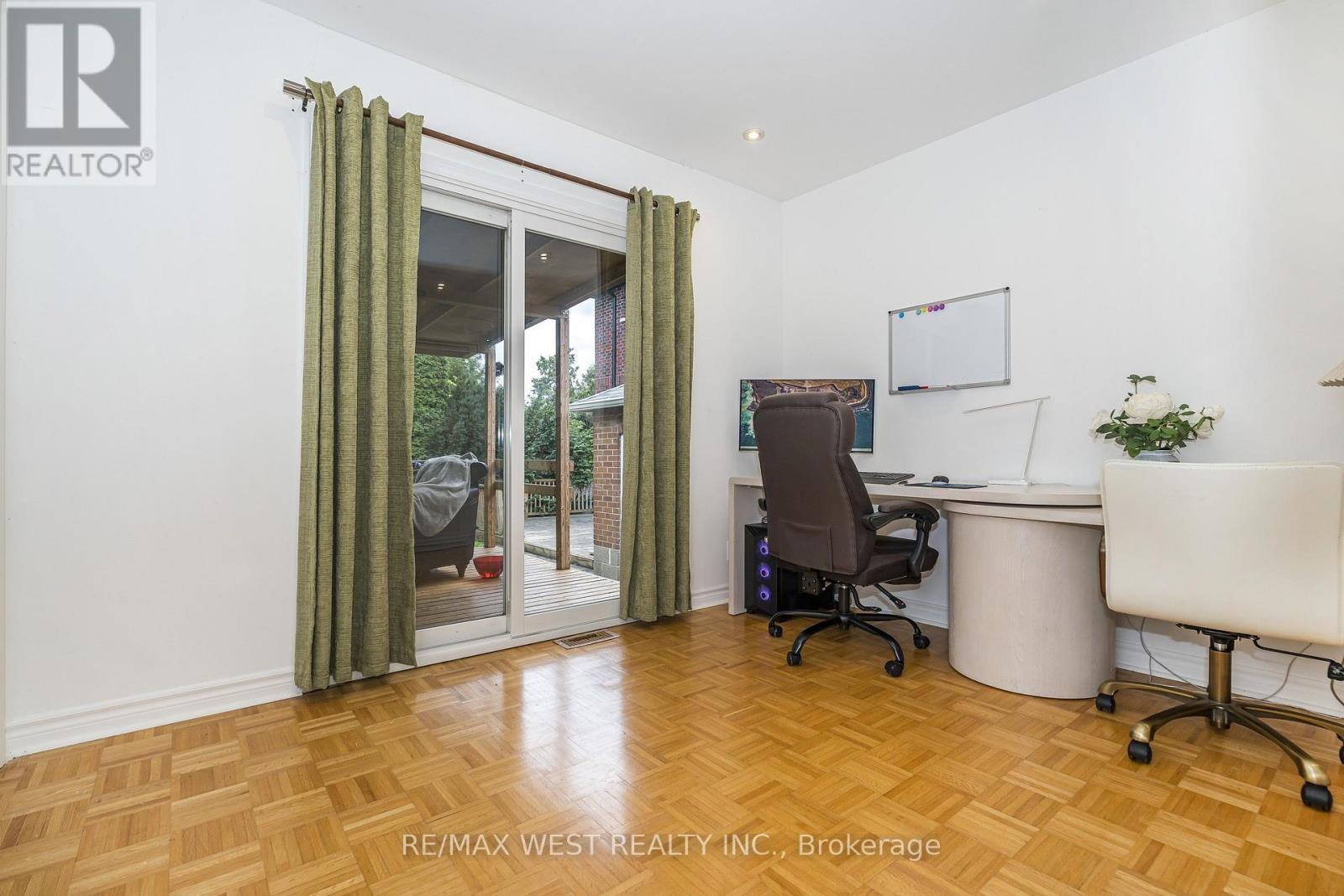 32 PINE AVENUE N - 15