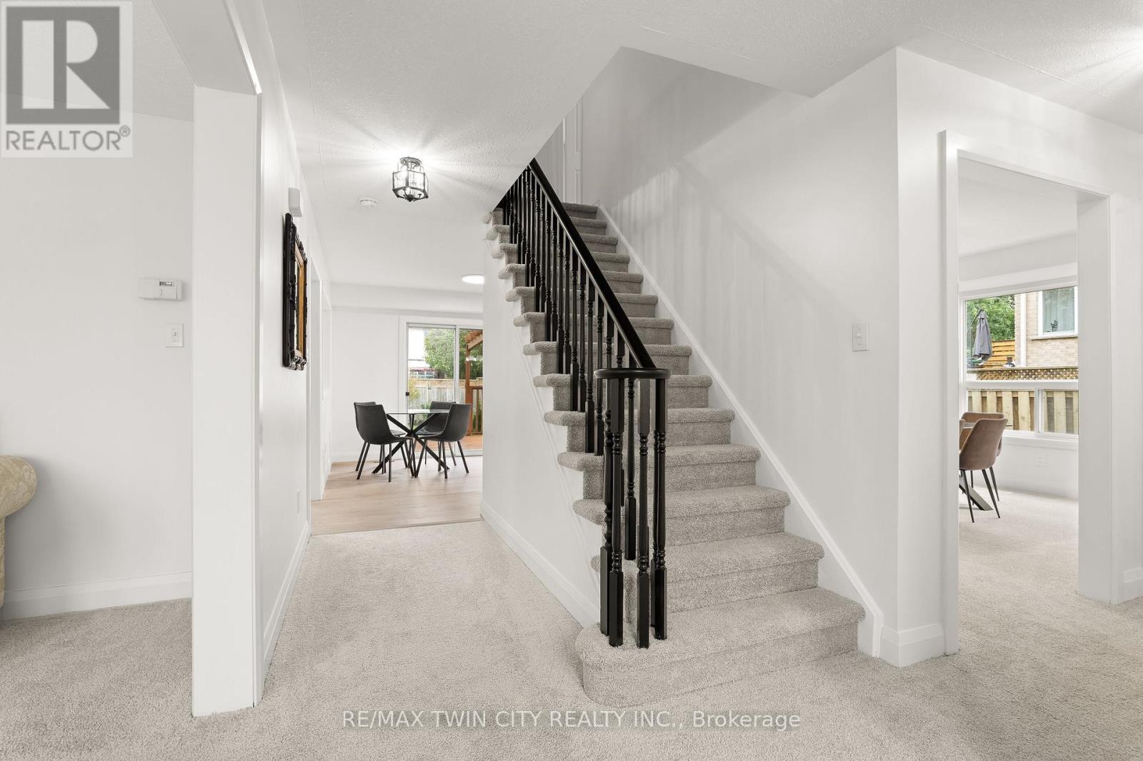 3 GREENCROFT COURT — photo 3