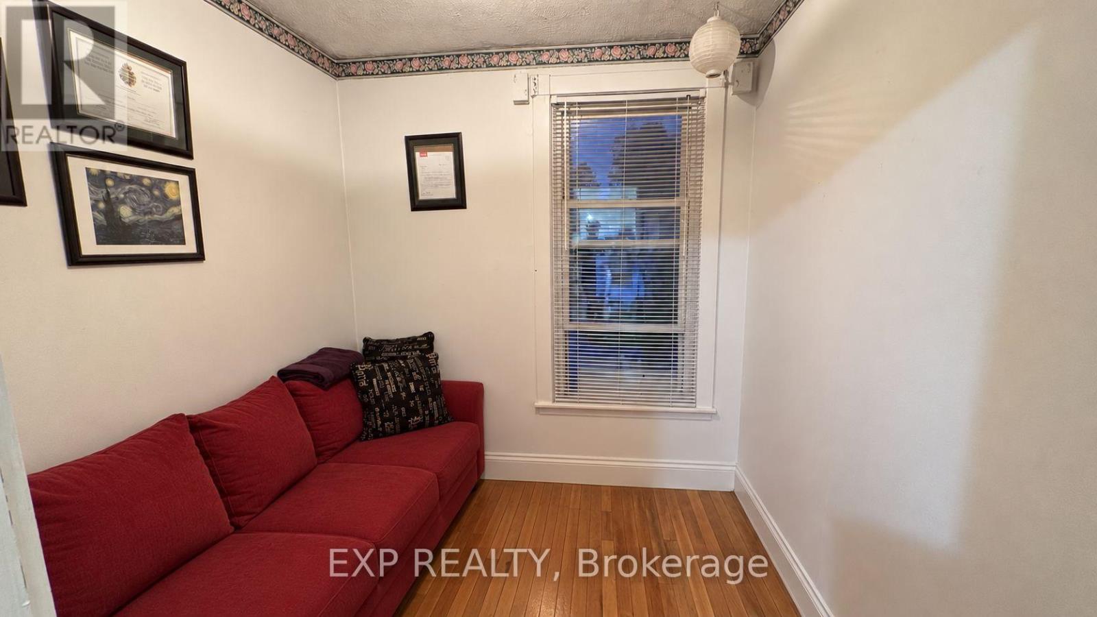 413 MARLBOROUGH STREET N - 10