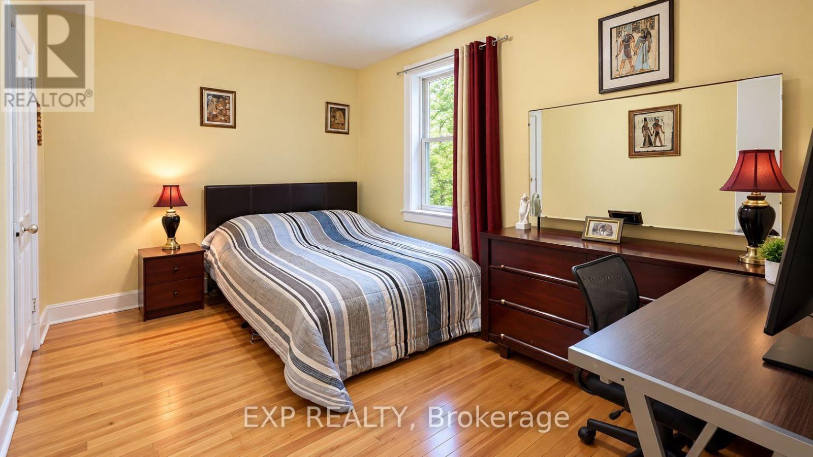 413 MARLBOROUGH STREET N - 9