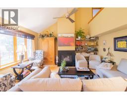2pc Bathroom - 18116 3rd Avenue, Rondeau, ON N0P1X0 Photo 11