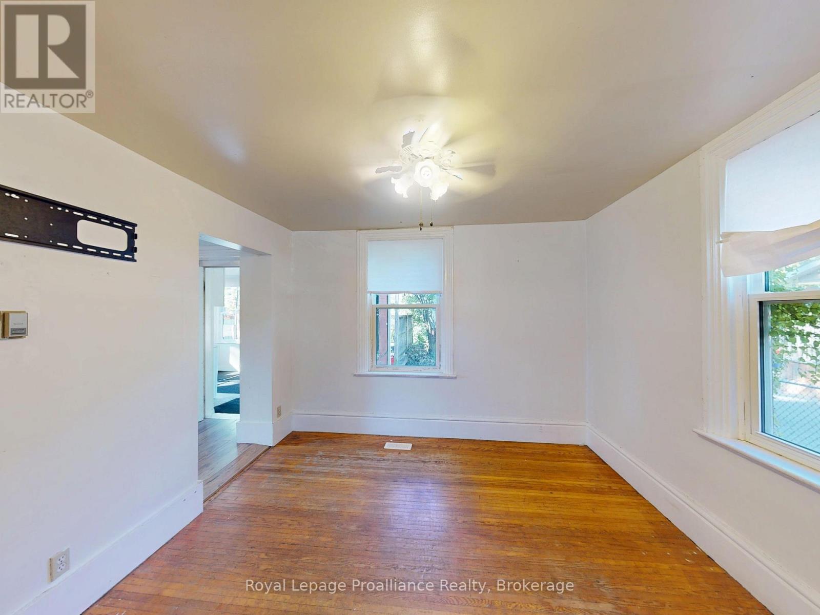 166 BURNHAM STREET - Image 12