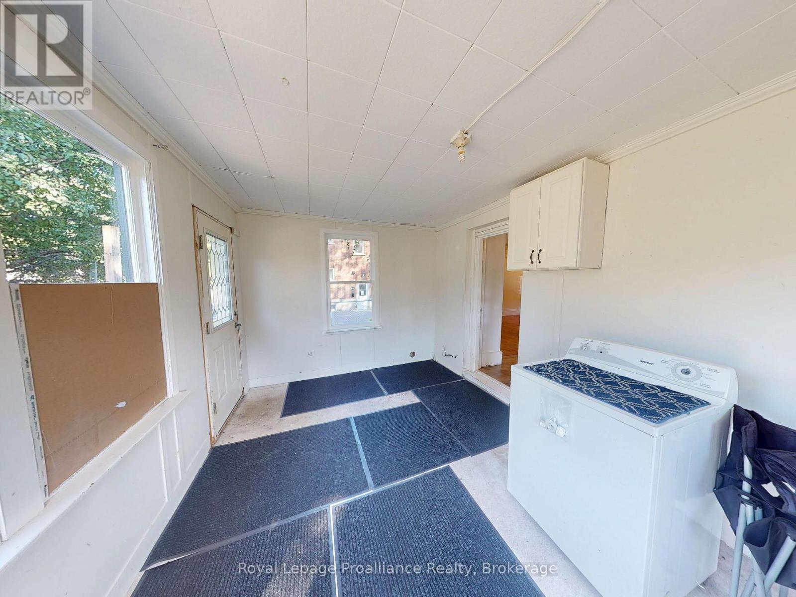 166 BURNHAM STREET - 17