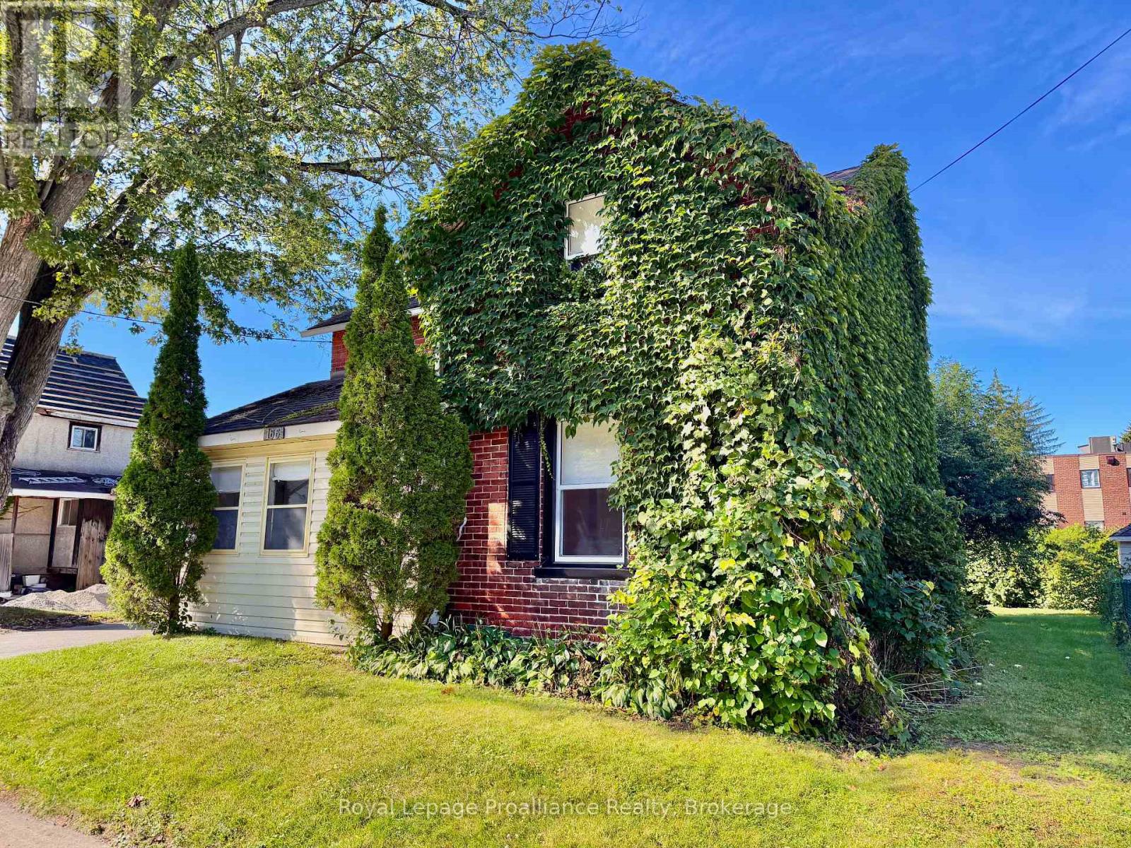 166 BURNHAM STREET - 2